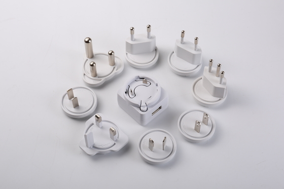 adaptador permutável 5V 1A 5V 1.2A 6V 1A 12V 0.5A do poder da tomada 6W